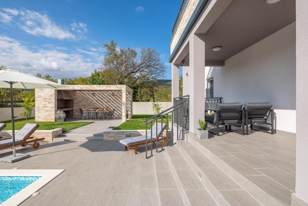 Villa Dali - Luxury Holiday House In Relaxing Area Sicane Buitenkant foto