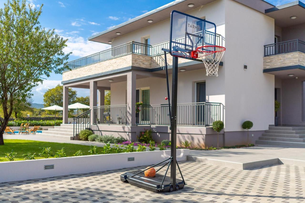 Villa Dali - Luxury Holiday House In Relaxing Area Sicane Buitenkant foto