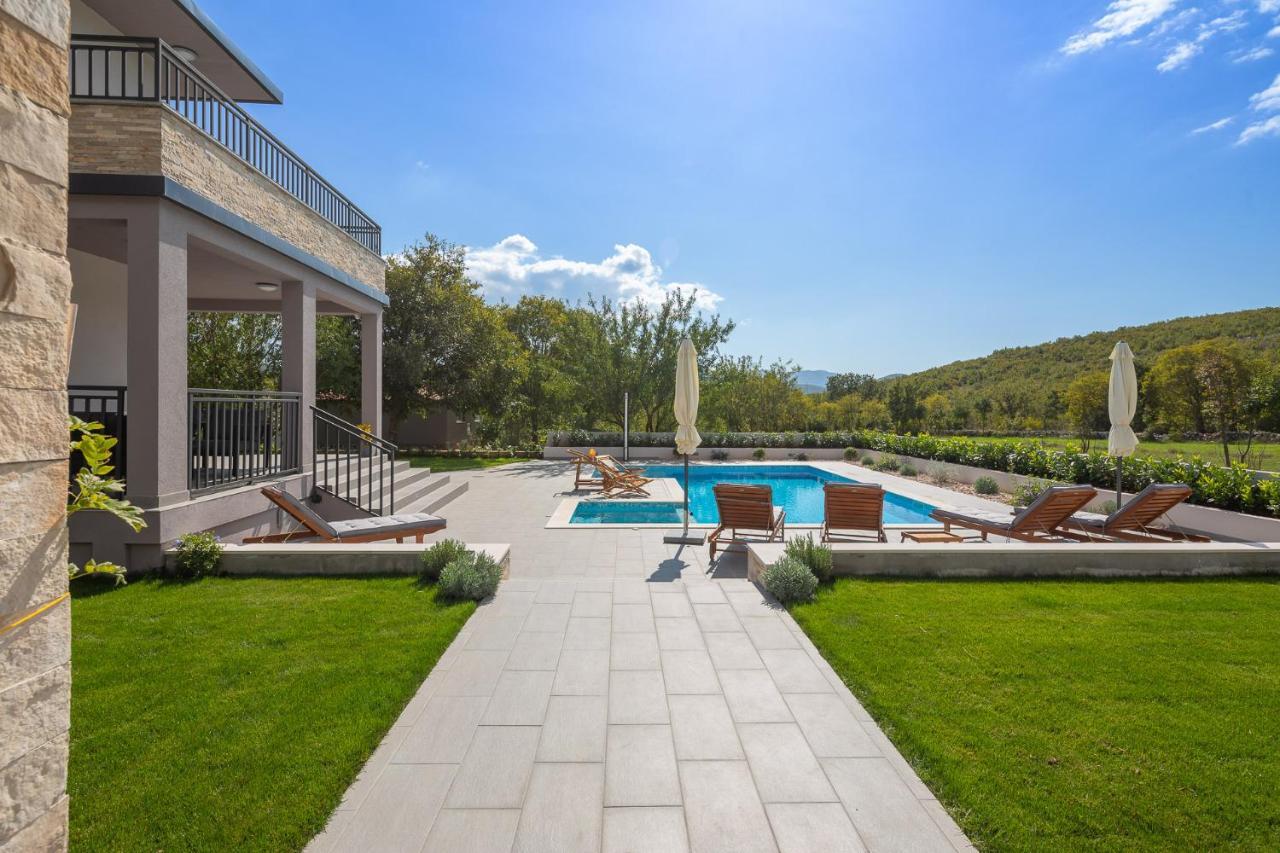 Villa Dali - Luxury Holiday House In Relaxing Area Sicane Buitenkant foto